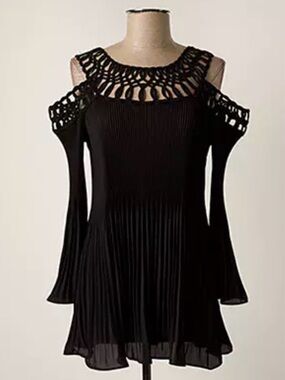 Frank Lyman Black Cold Shoulder Top